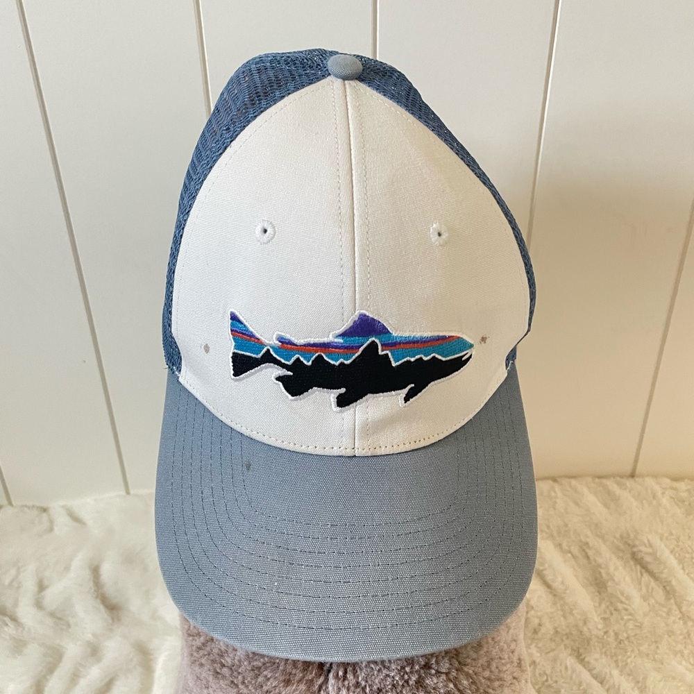 Patagonia Fish Mountain Logo Mesh Back
Snapback Adjustable Trucker Hat